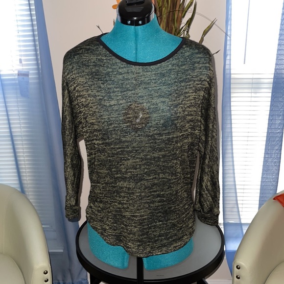 Iris Design | Hi-Lo Marbled & Lace Quarter Length Sleeve Sweater - Picture 2 of 4